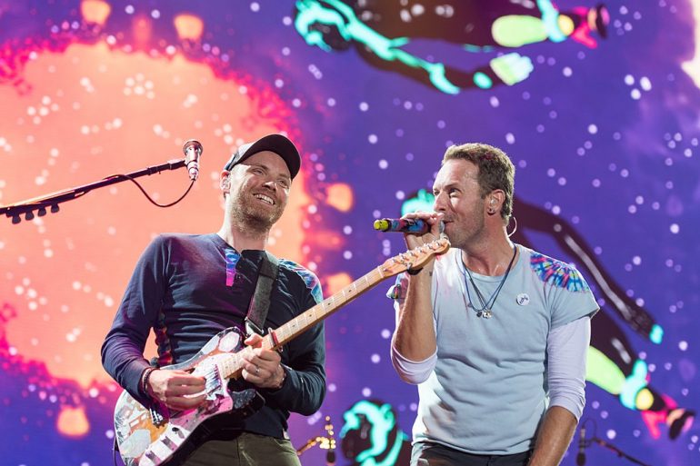 La band inglese Coldplay farà un tour di concerti ecosostenibile ((Foto: Wikimedia Commons. Frank Schwichtenberg)