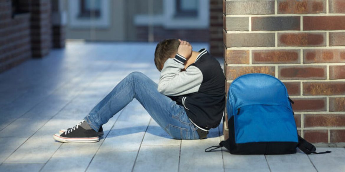 Bambino a rischio abbandono scolastico